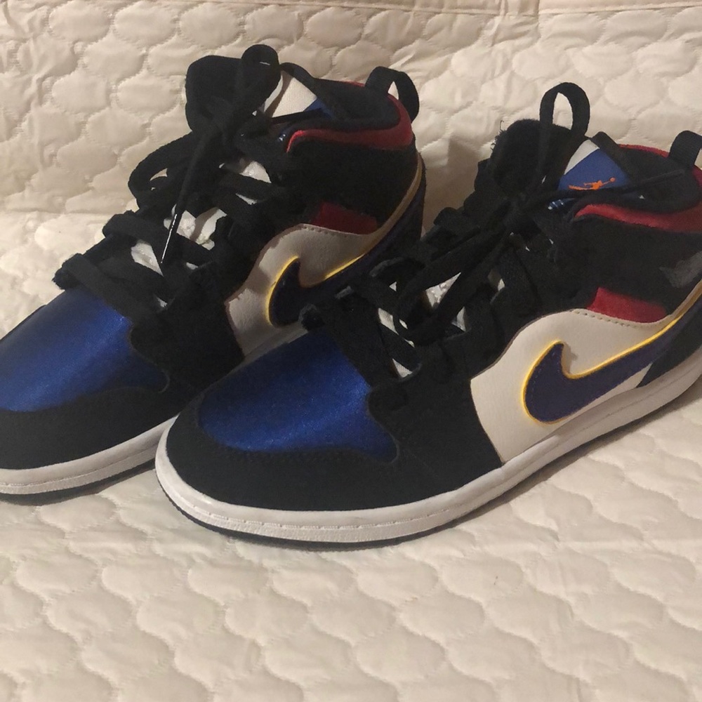 Jordan Aj 1 Mid SE